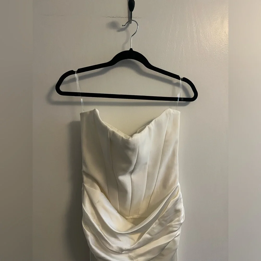 House of CB White Maxi Dress - Picture 4 of 8